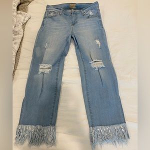 Light wash jeans. Capri length not ankle length. Size 9/29. Great condition